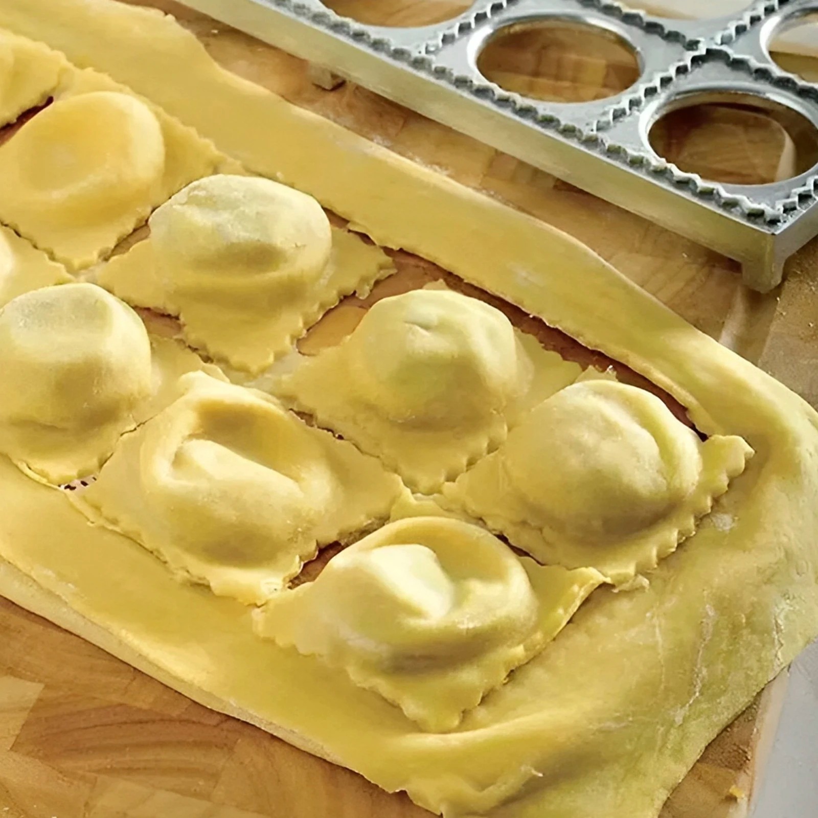 Dumpling Mold 12 Holes Ravioli - مراجعة Kitchen Gadgets Sale وسعره